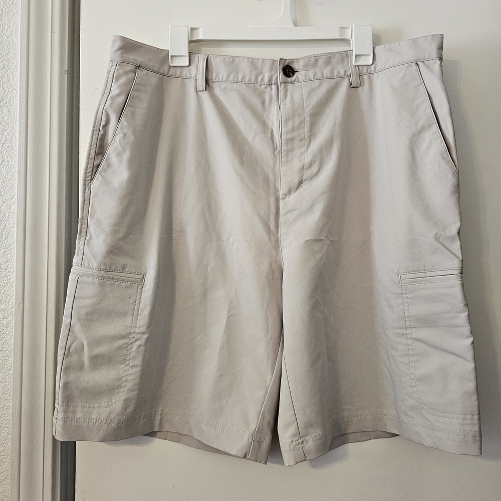 Adidas Light Tan Golf Shorts Men's Size 38
